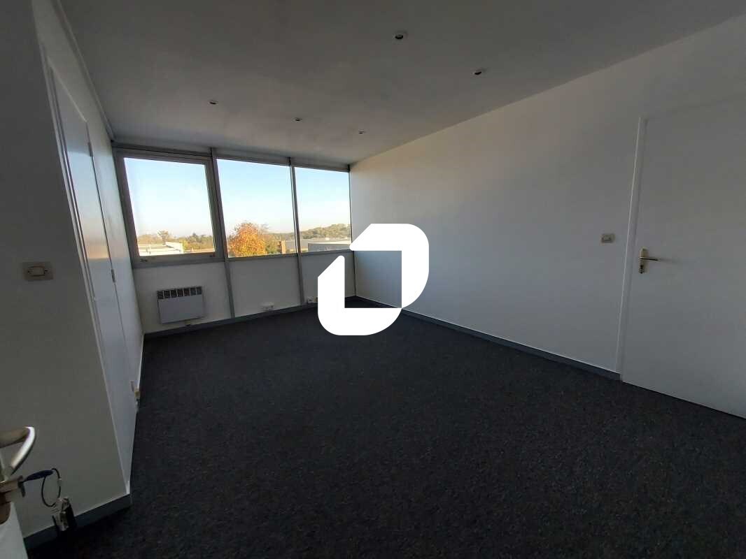 Bureau dans Artigues-près-Bordeaux à louer Photo de l’immeuble– Image 1 sur 18