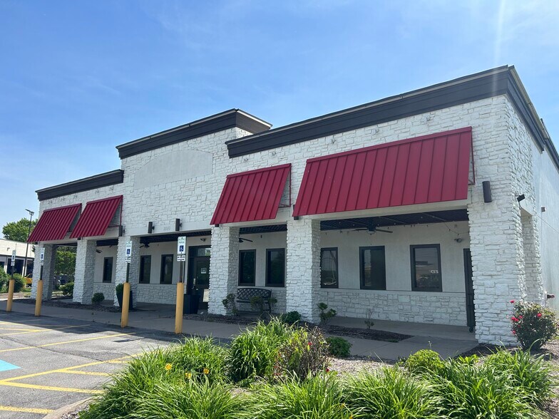 3340 W Henrietta Rd, Henrietta, NY à louer - Photo de l’immeuble – Image 1 sur 9