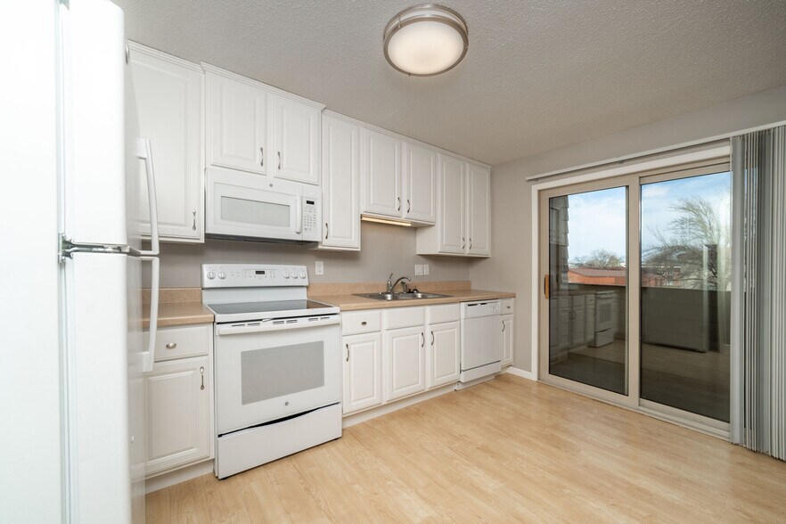 3246-3254 16th Ave S, Fargo, ND à vendre - Photo de l’immeuble – Image 2 sur 15