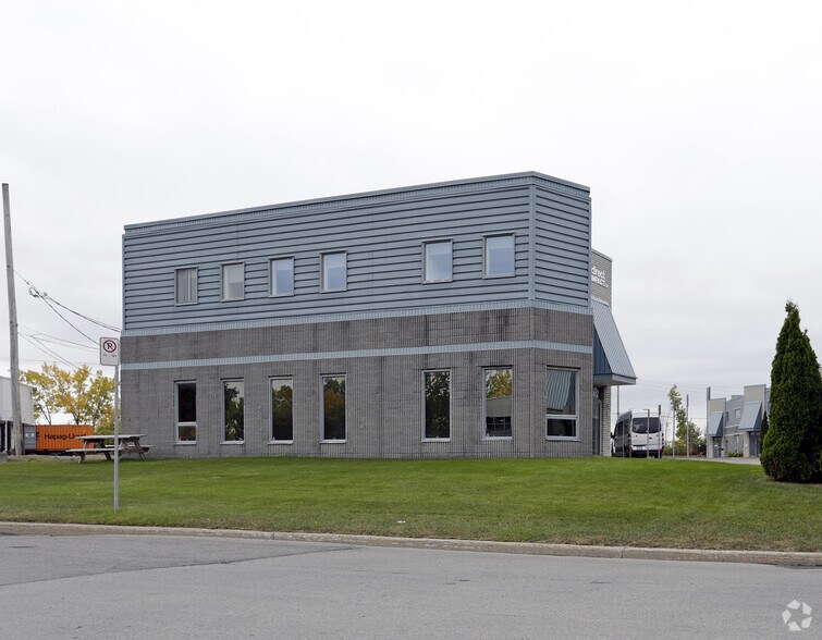 1652-1662 Pl de Lierre, Laval, QC à vendre - Photo de l’immeuble – Image 2 sur 2