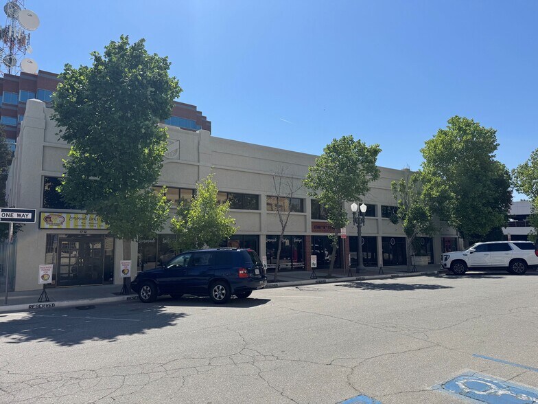 1700 K St, Bakersfield, CA à louer - Photo de l’immeuble – Image 3 sur 5