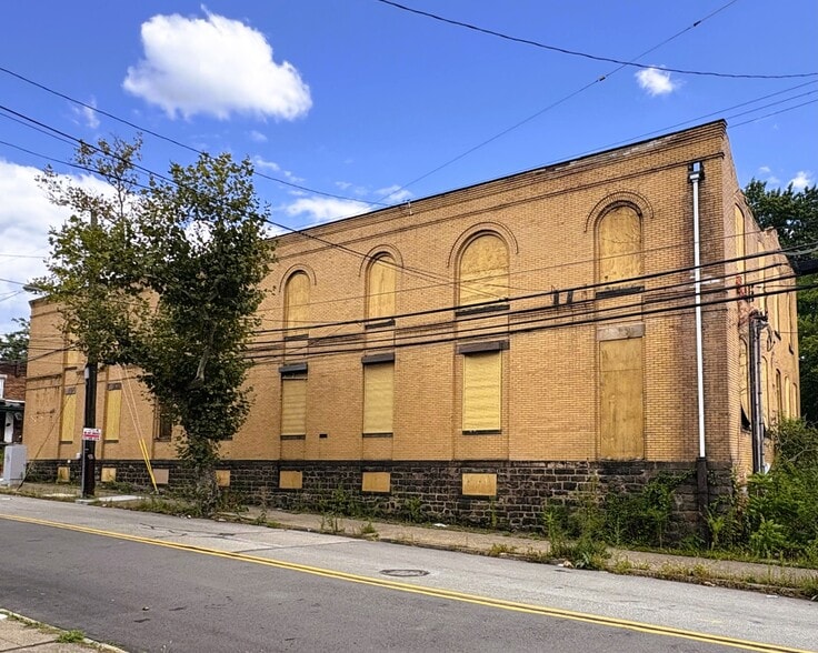 7002 Bennett St, Pittsburgh, PA à vendre - Photo de l’immeuble – Image 3 sur 6