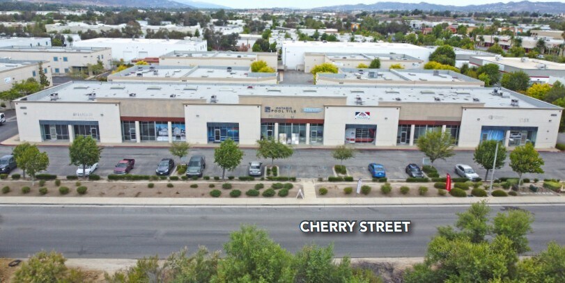 41555 Cherry St, Murrieta, CA à louer Photo de l’immeuble– Image 1 sur 5
