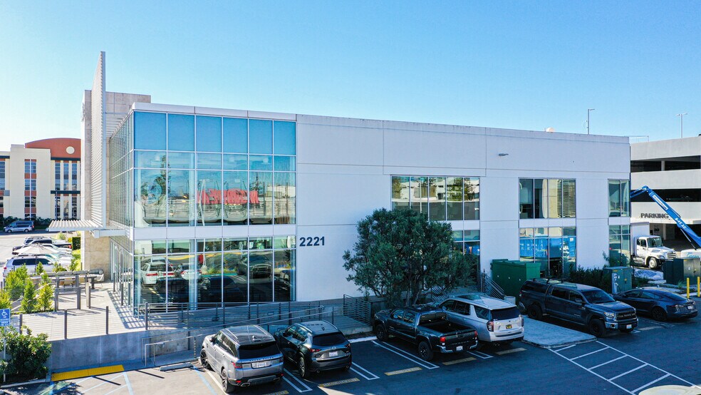2221 Rosecrans Ave, El Segundo, CA à louer - Photo de l’immeuble – Image 2 sur 35