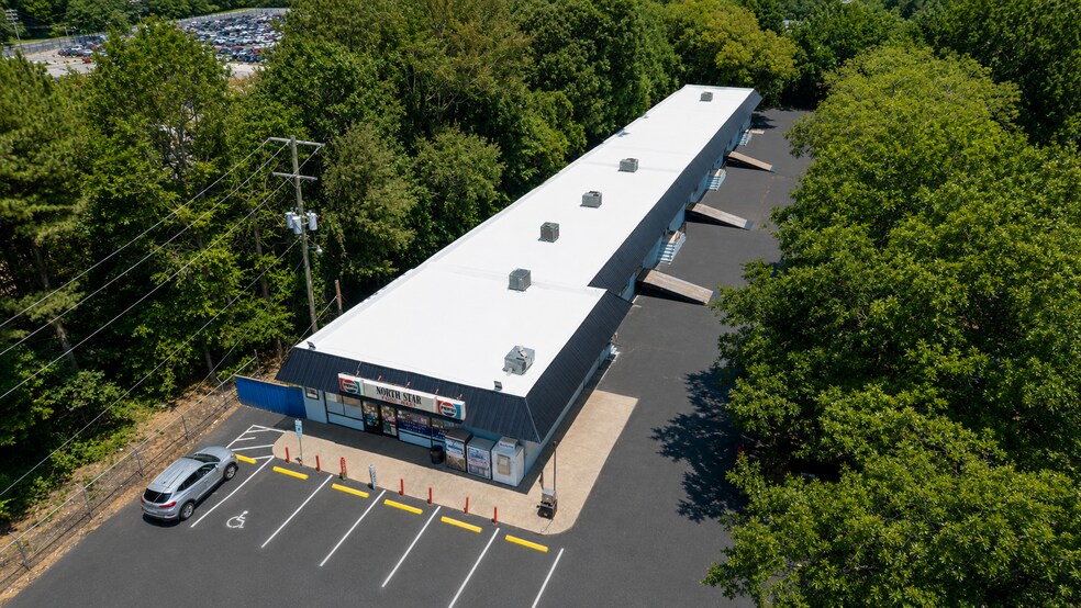 5926-5940 N Tryon St, Charlotte, NC à vendre - Photo de l’immeuble – Image 1 sur 7