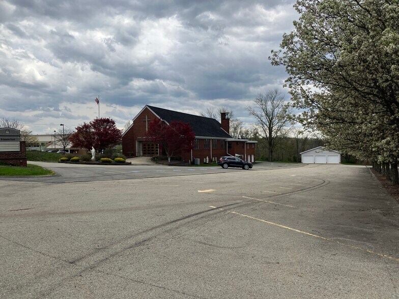 1450 Renton Rd, Pittsburgh, PA à vendre - Photo de l’immeuble – Image 2 sur 4
