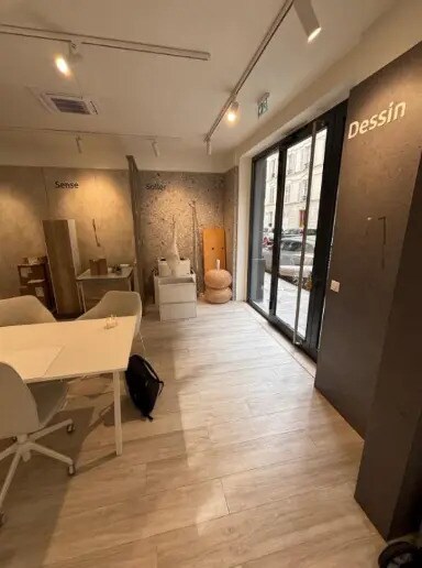 Plus de détails pour Local commercial à louer