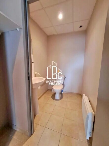 Bureau dans Le Bignon à louer - Photo de l’immeuble – Image 2 sur 8