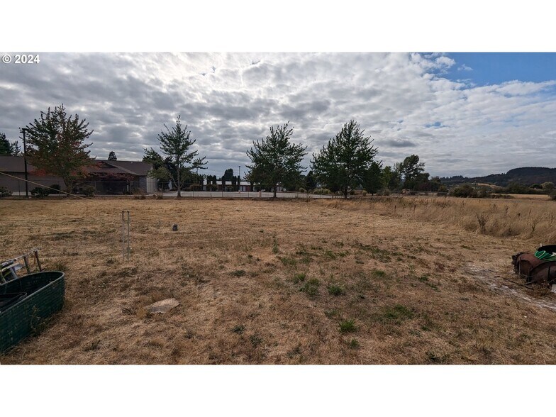 819 W Main St, Sheridan, OR à vendre - Photo de l’immeuble – Image 3 sur 6