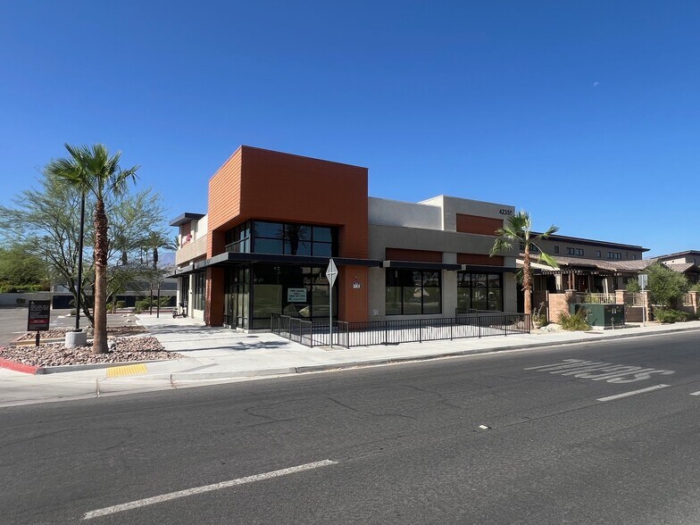 42455 Washington St, Palm Desert, CA à louer - Photo de l’immeuble – Image 3 sur 11