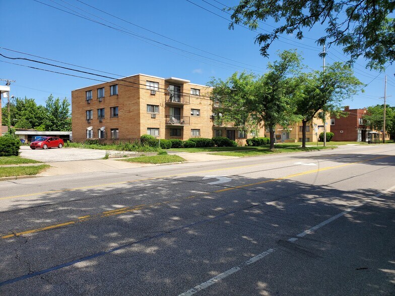 17901 Lake Shore Blvd, Cleveland, OH à vendre - Photo de l’immeuble – Image 3 sur 40
