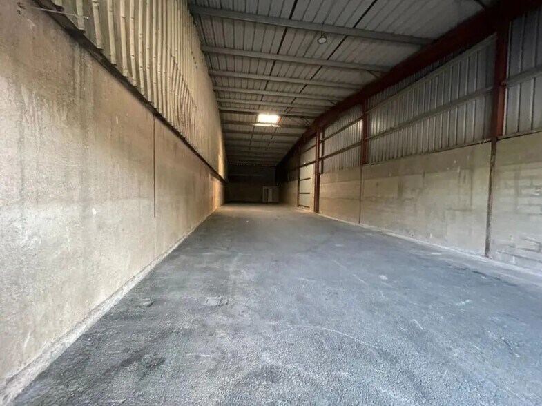 Industriel/Logistique dans Le Muy à louer - Photo de l’immeuble – Image 2 sur 5