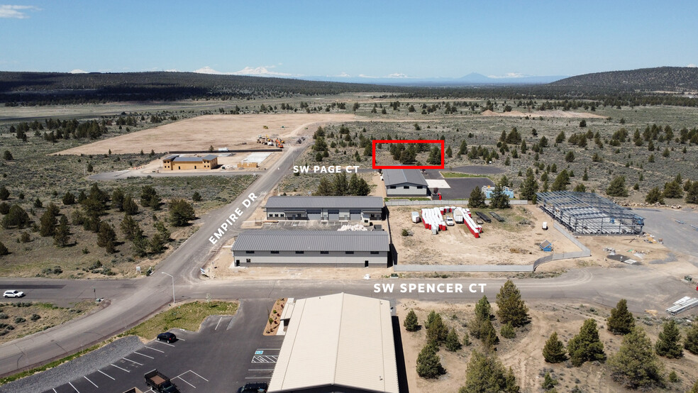 Page Ct, Prineville, OR à louer - Photo de l’immeuble – Image 2 sur 6