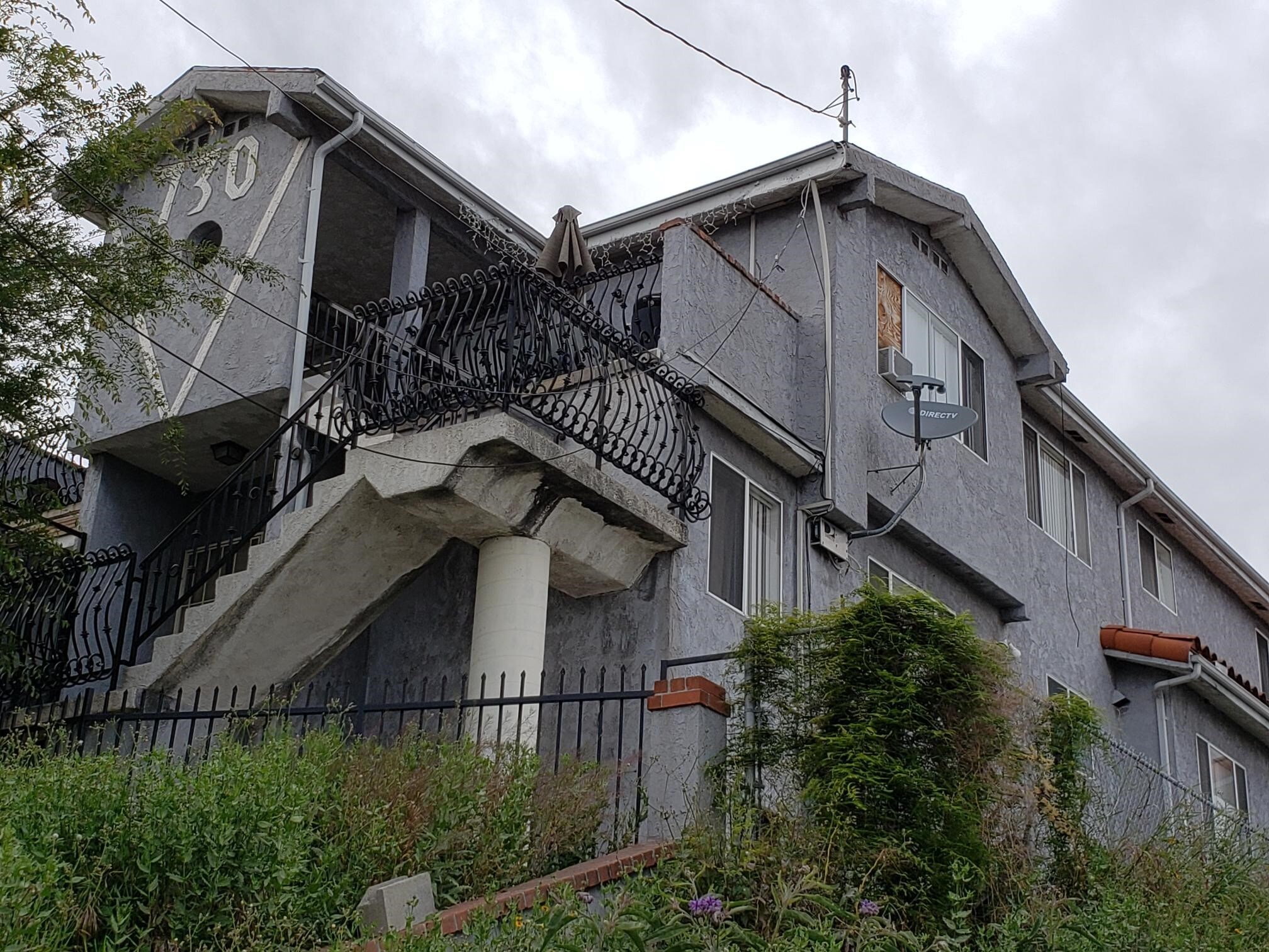 730 W 5th St, San Pedro, CA à vendre Photo principale– Image 1 sur 13