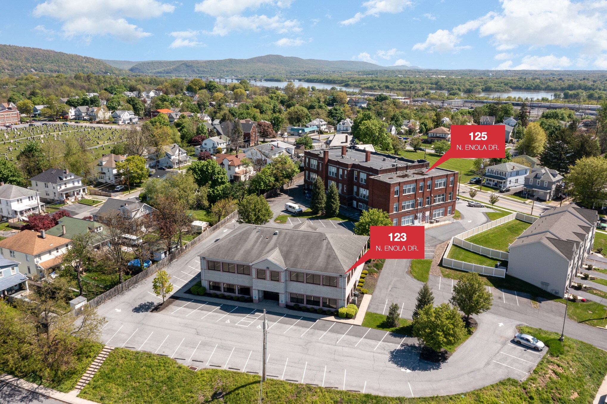 125 N Enola Dr, Enola, PA à louer Photo principale– Image 1 sur 9