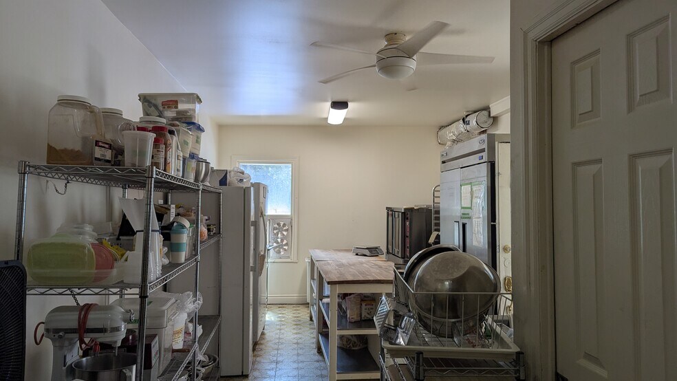 693 St Clair Ave W, Toronto, ON à vendre - Photo de l’immeuble – Image 2 sur 3