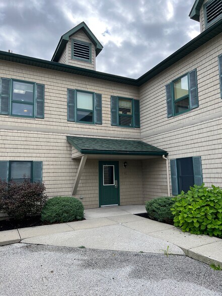 4 General Wing Rd, Rutland, VT à louer - Photo de l’immeuble – Image 1 sur 8
