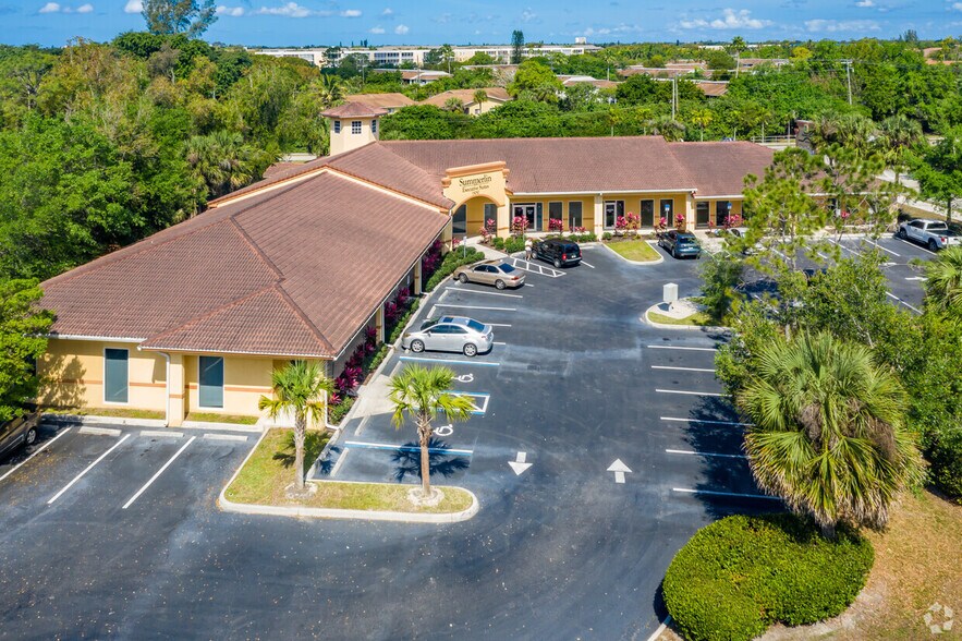 15050 Elderberry Ln, Fort Myers, FL à louer - Photo de l’immeuble – Image 2 sur 6