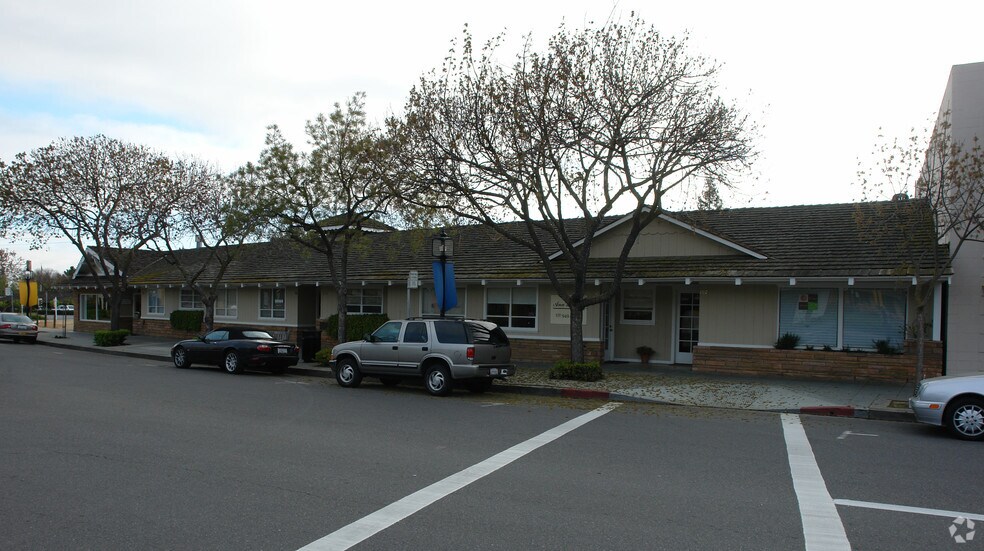 75-107 Main St, Los Altos, CA à louer - Photo de l’immeuble – Image 2 sur 3