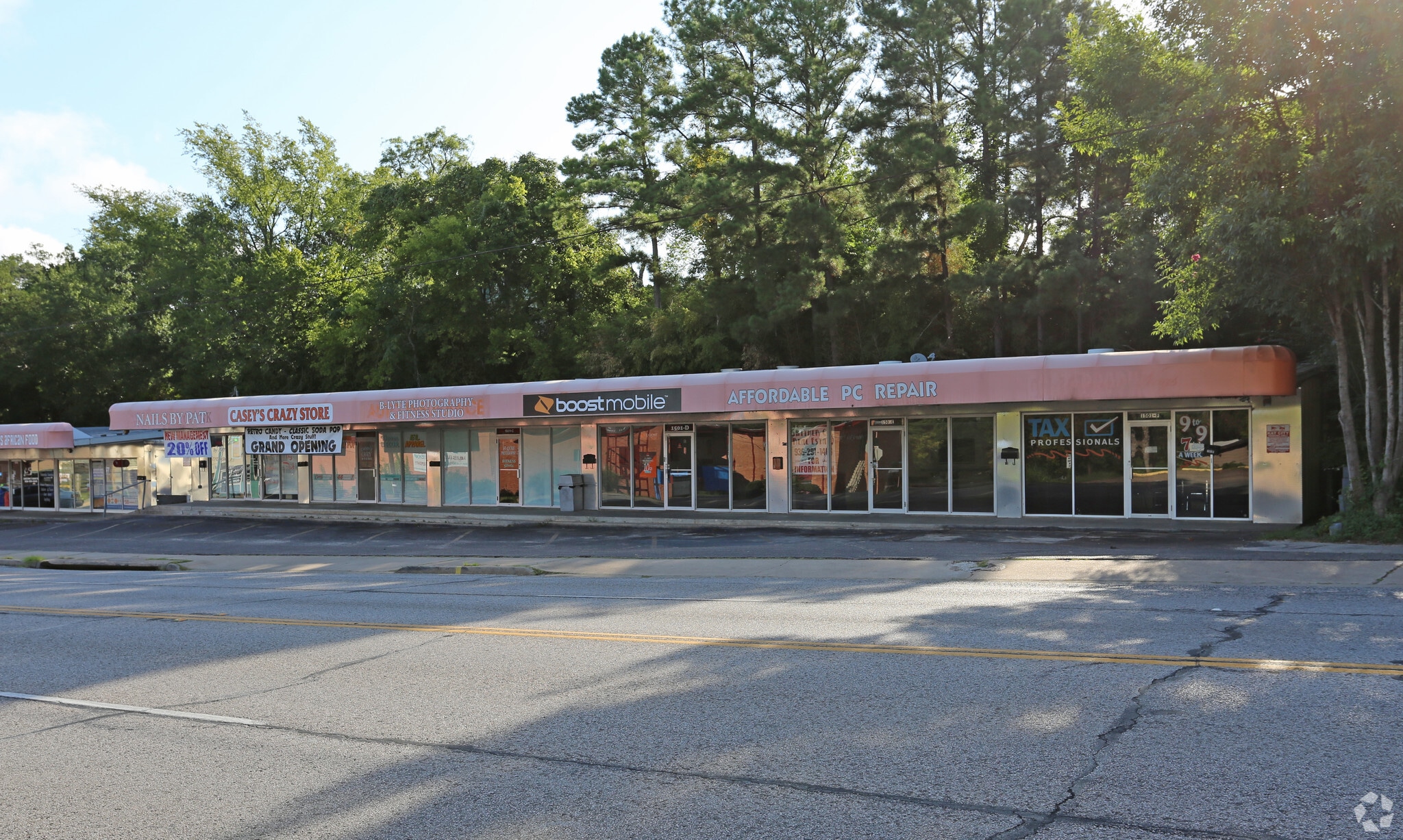 1501 Sam Houston Ave, Huntsville, TX à louer Photo principale– Image 1 sur 24