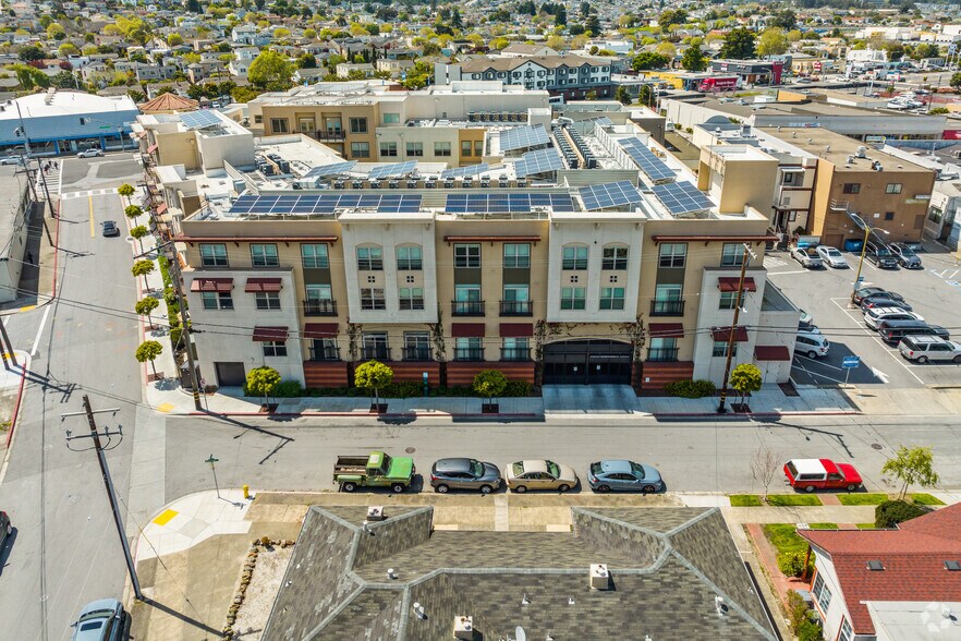 400-418 San Mateo Ave, San Bruno, CA à louer - Photo de l’immeuble – Image 3 sur 7