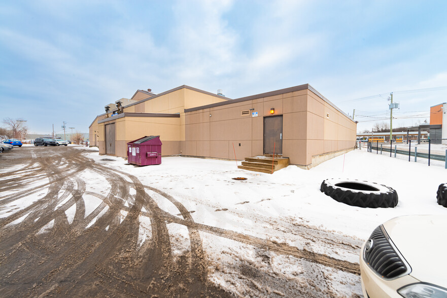 47 Boul Saint-Jean-Baptiste, Châteauguay, QC à louer - Photo de l’immeuble – Image 3 sur 6