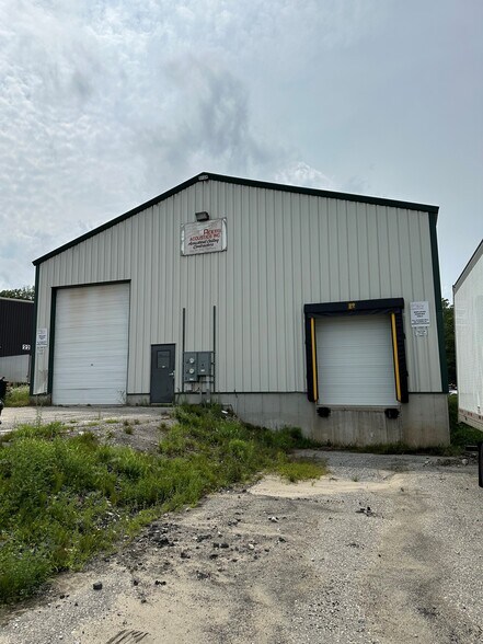 84H Warren Avenue, Westbrook, ME à louer - Photo principale – Image 1 sur 2