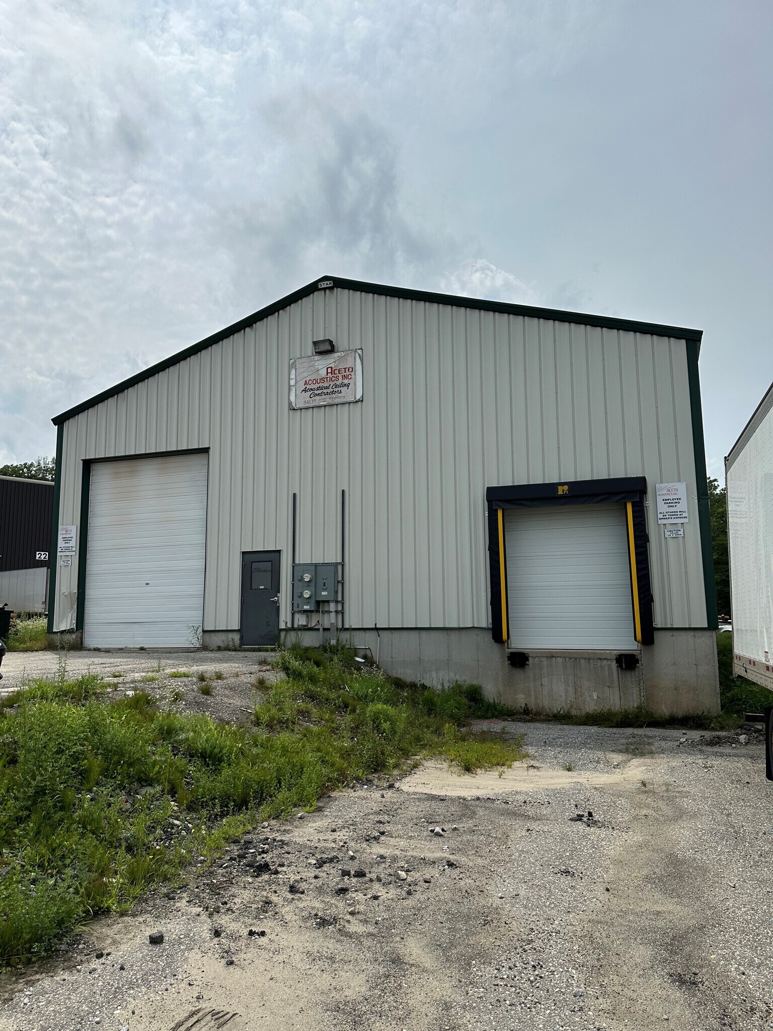 84H Warren Avenue, Westbrook, ME à louer Photo principale– Image 1 sur 3