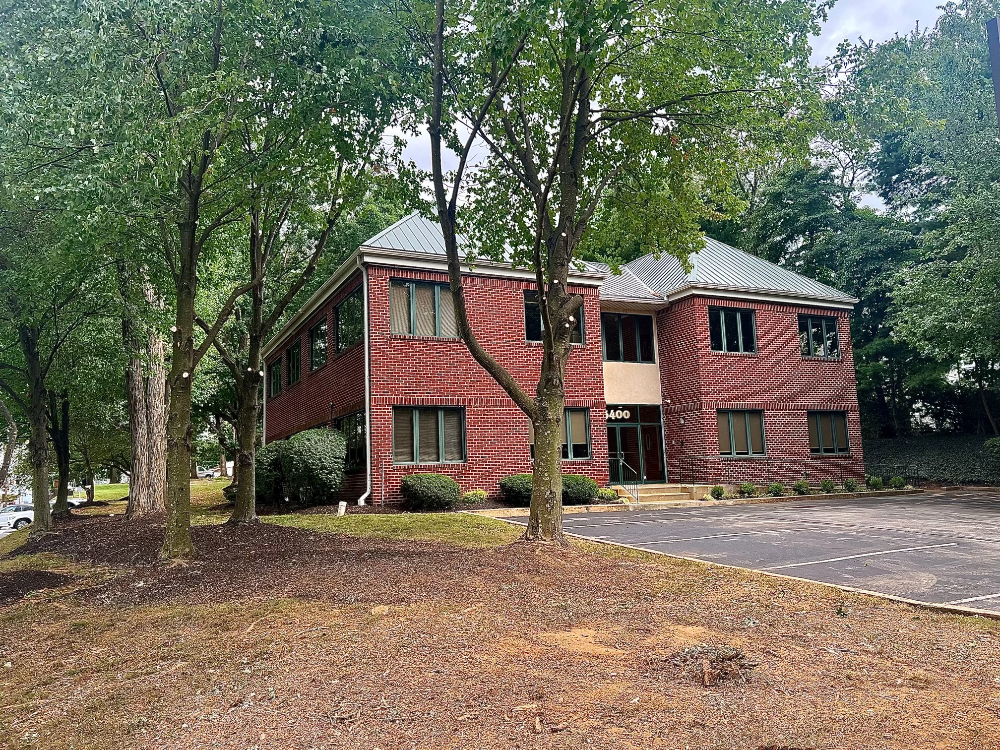 3400 West Chester Pike, Newtown Square, PA à louer Photo de l’immeuble– Image 1 sur 5