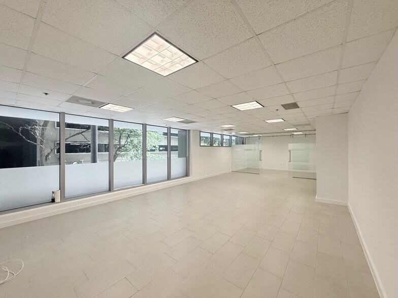 150 SE 2nd Ave, Miami, FL à louer - Photo de l’immeuble – Image 2 sur 41