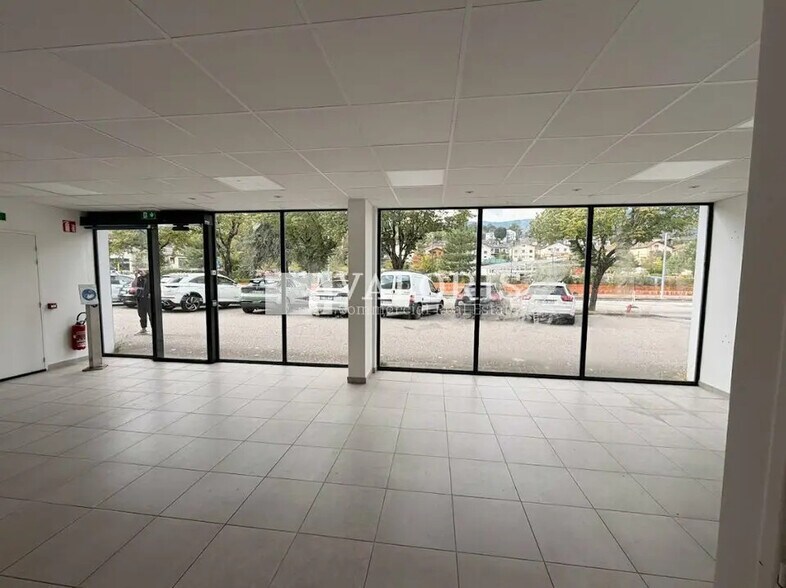 Local commercial dans Chambéry à louer - Photo intérieure – Image 2 sur 12