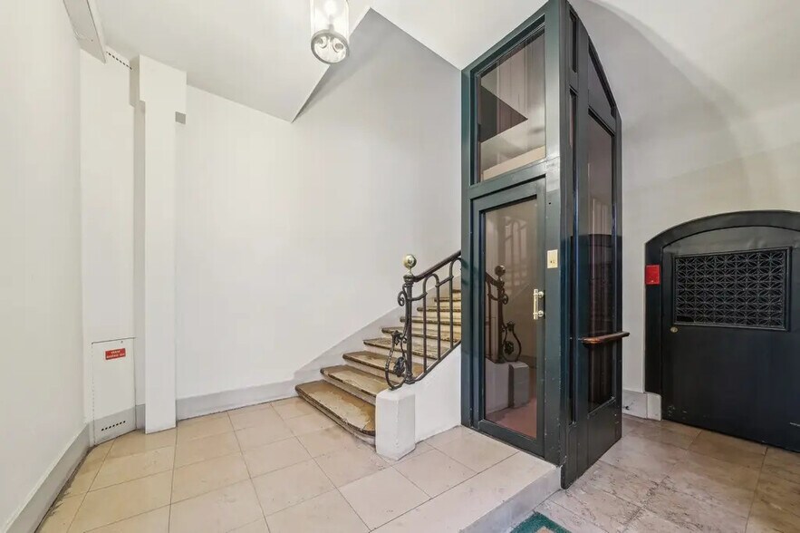 Bureau dans Paris à louer - Photo de l’immeuble – Image 3 sur 10