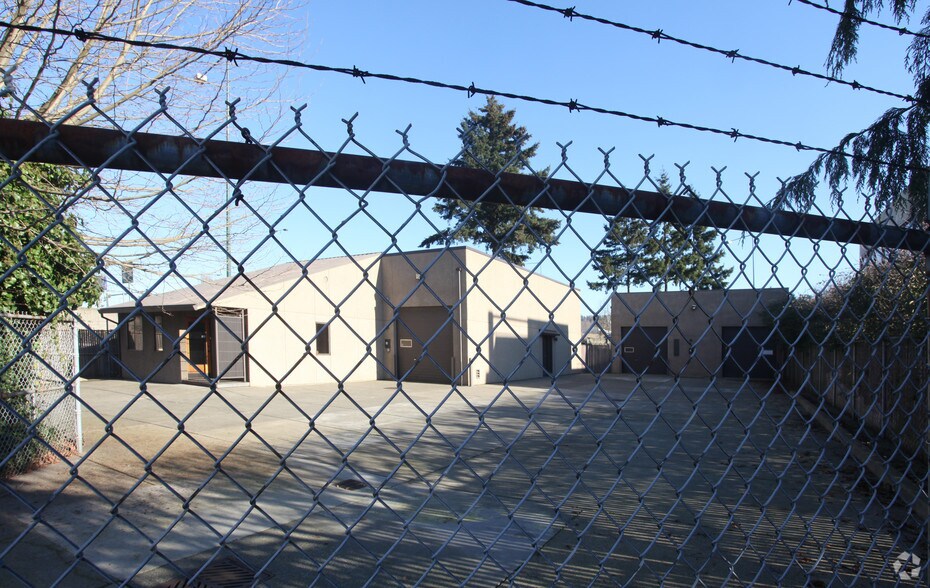 1402 Maple Ave, Renton, WA à louer - Photo de l’immeuble – Image 2 sur 2