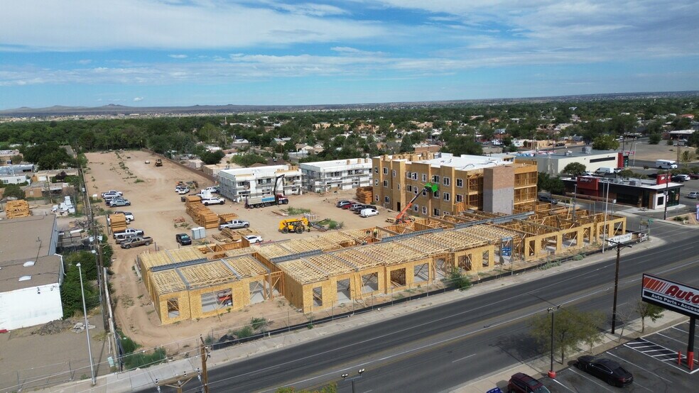 3525 4th St NW, Albuquerque, NM à louer - Photo de l’immeuble – Image 2 sur 14