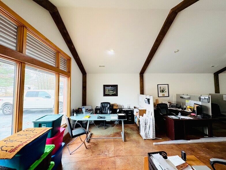 452 Butler Bridge Rd, Fletcher, NC à louer - Photo de l’immeuble – Image 3 sur 10