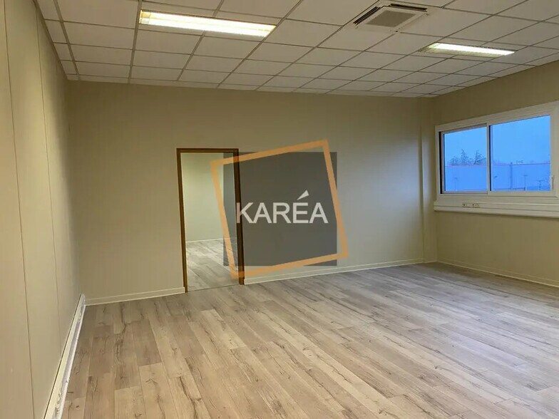 Bureau dans Quincy-Voisins à louer - Photo de l’immeuble – Image 3 sur 5