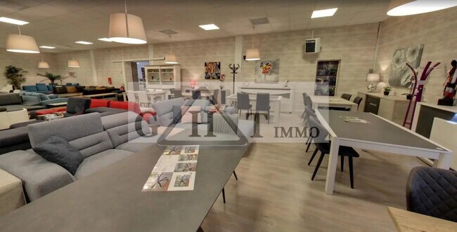 Plus de détails pour Local commercial à vendre