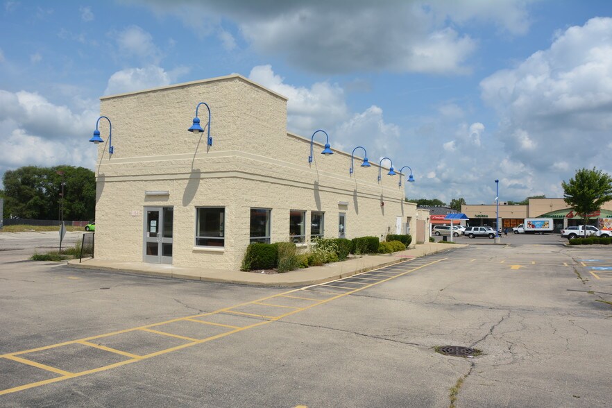 1158 E Dundee Rd, Palatine, IL à louer - Photo de l’immeuble – Image 2 sur 4