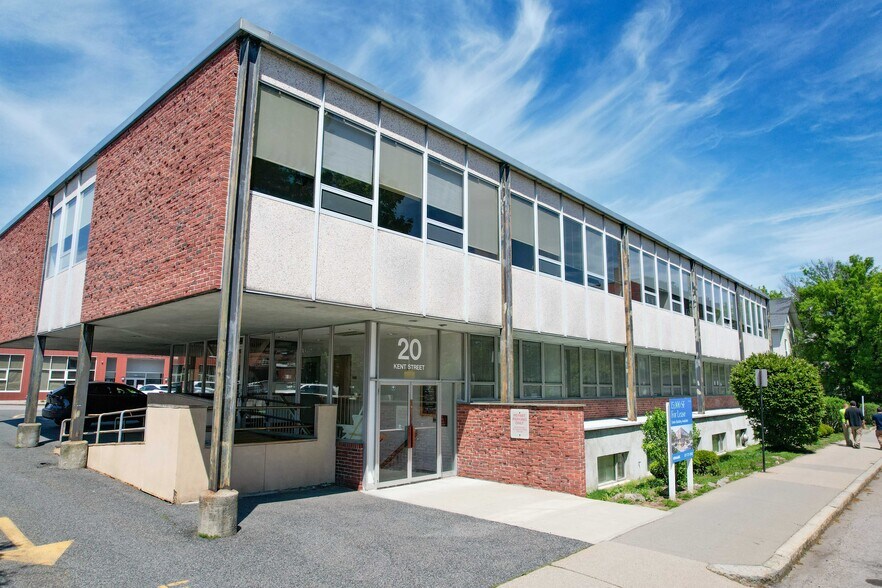 20 Kent St, Brookline, MA à vendre - Photo de l’immeuble – Image 3 sur 3
