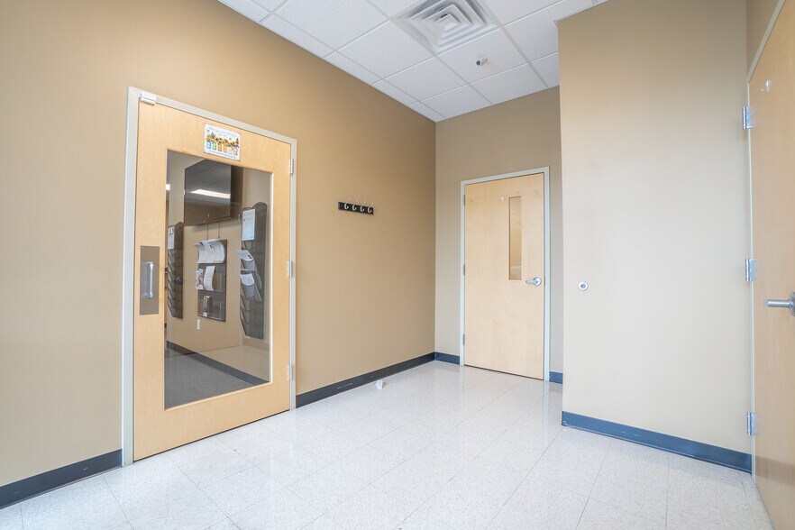 227 Monogard Dr, Manchester, TN à vendre - Photo intérieure – Image 2 sur 50