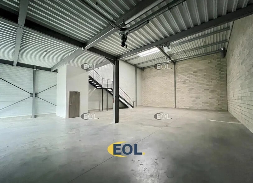 Local d’activités dans Aulnay-sous-Bois à louer - Photo intérieure – Image 2 sur 11