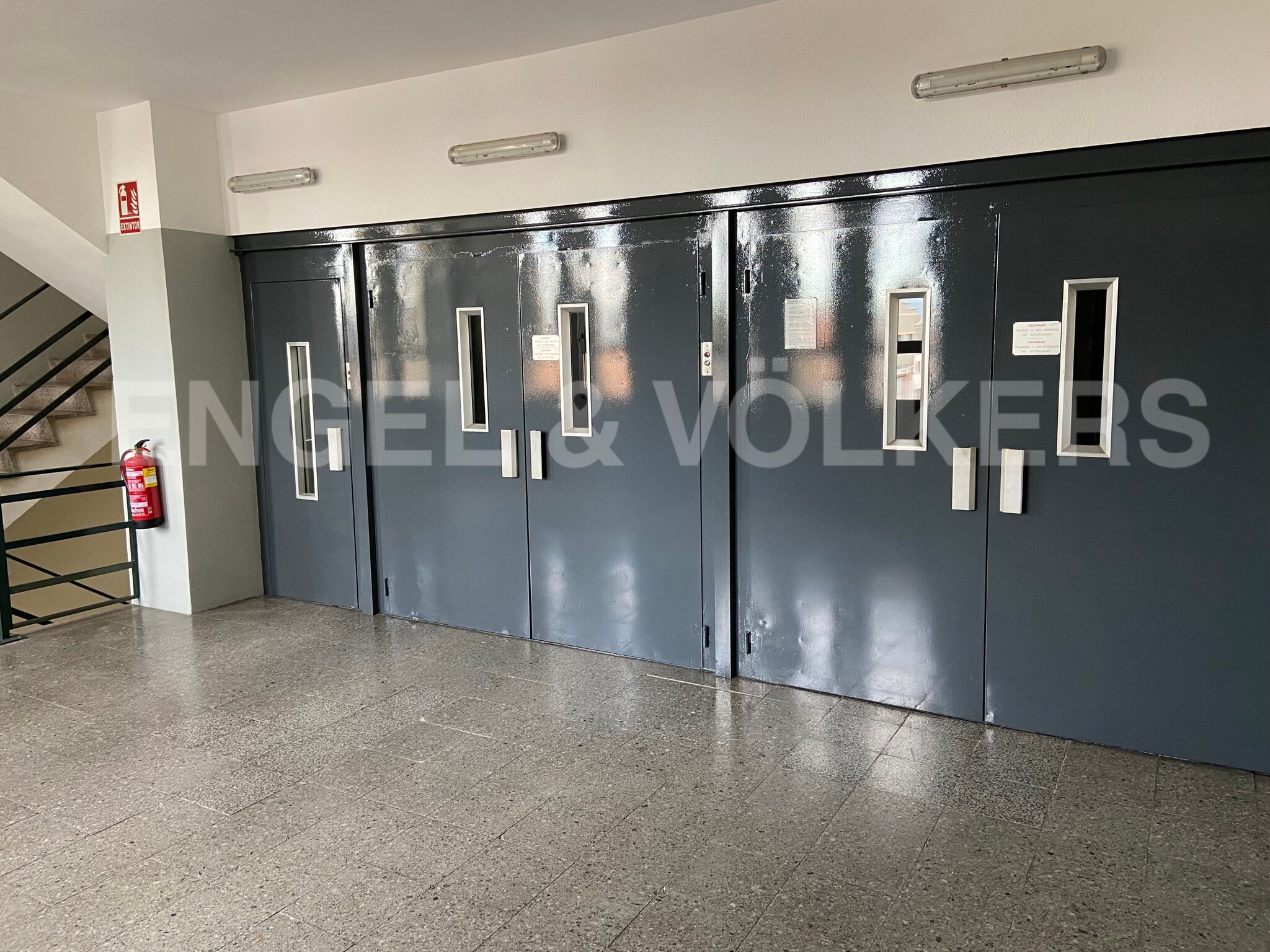 Industriel/Logistique dans L'Hospitalet de Llobregat, Barcelona à louer Photo intérieure– Image 1 sur 14