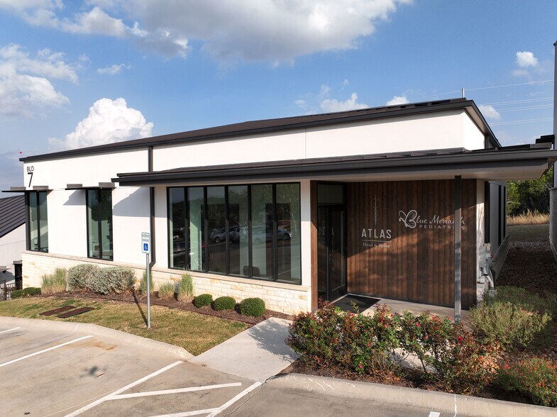 3503 Wild Cherry Dr, Lakeway, TX à vendre - Photo de l’immeuble – Image 2 sur 6