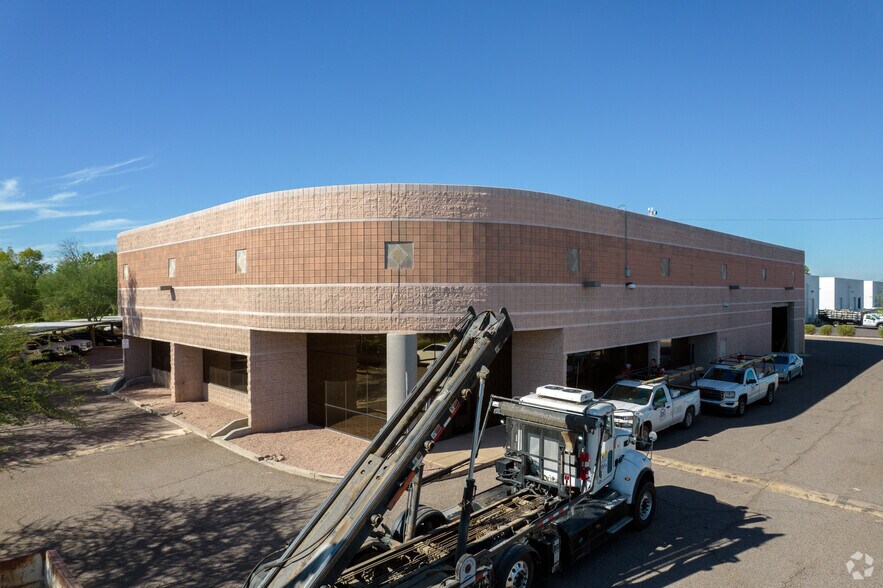1343 N Tech Blvd, Gilbert, AZ à louer - Photo de l’immeuble – Image 3 sur 3