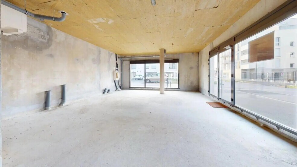 Local commercial dans Compiègne à vendre - Photo de l’immeuble – Image 3 sur 5