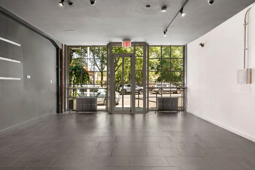 372 Lafayette Ave, Brooklyn, NY à louer - Photo de l’immeuble – Image 3 sur 9