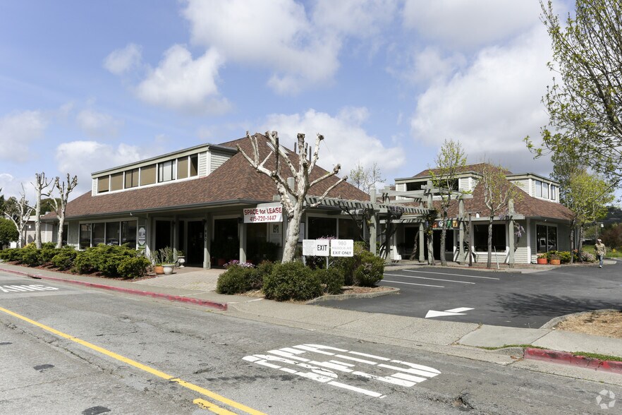 980 Magnolia Ave, Larkspur, CA à louer - Photo principale – Image 1 sur 13