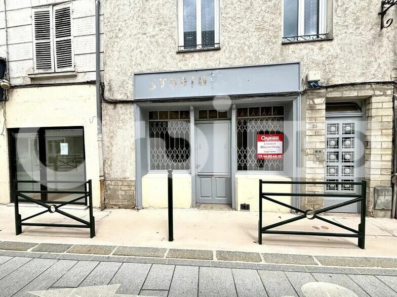 Local commercial dans Compiègne à louer - Photo de l’immeuble – Image 1 sur 5