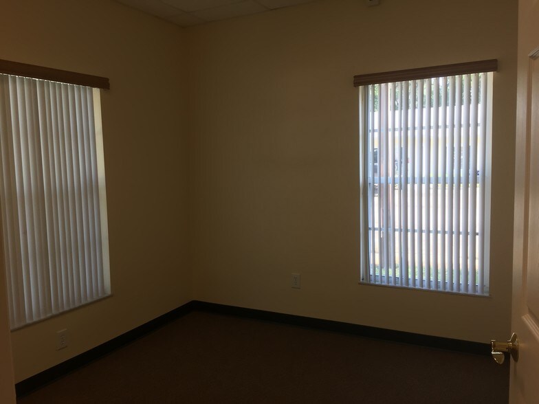 4961 Babcock St, Palm Bay, FL à vendre - Photo de l’immeuble – Image 3 sur 36
