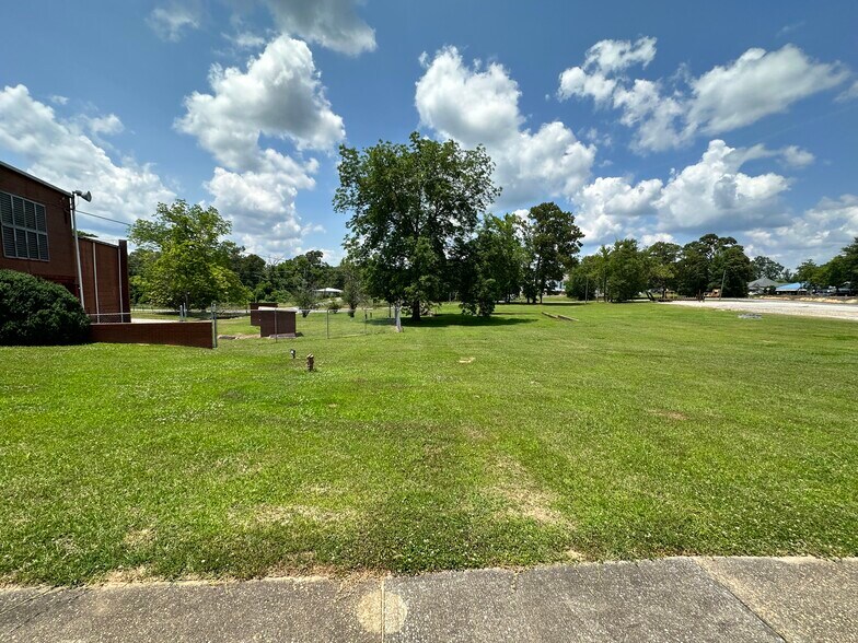 520 Comer St, Alexander City, AL à louer - Photo de l’immeuble – Image 3 sur 24